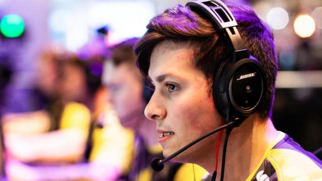 更让曾经辉 更让曾经辉