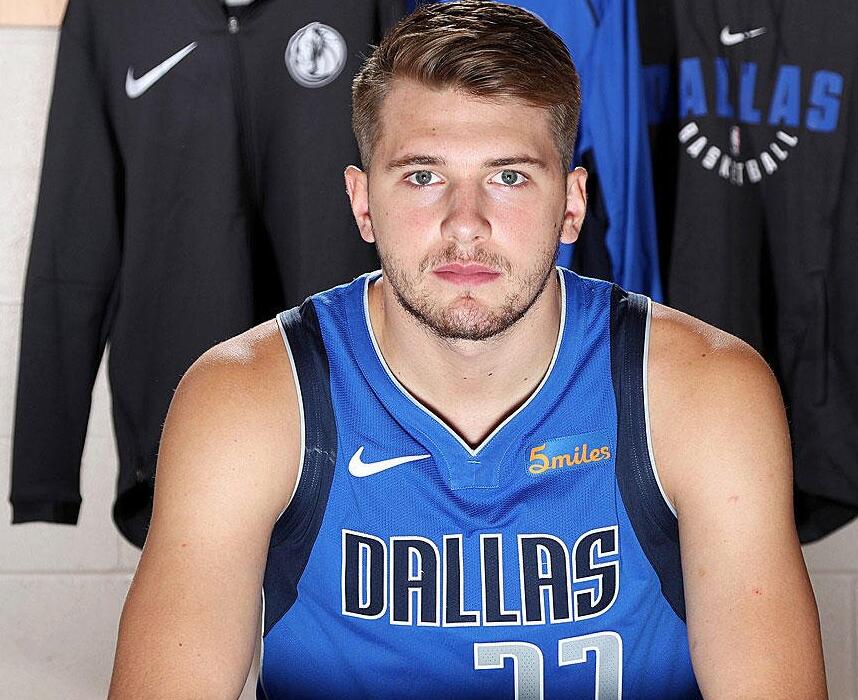 体育本台评论：不惧高压 泰山队展现绝对实力