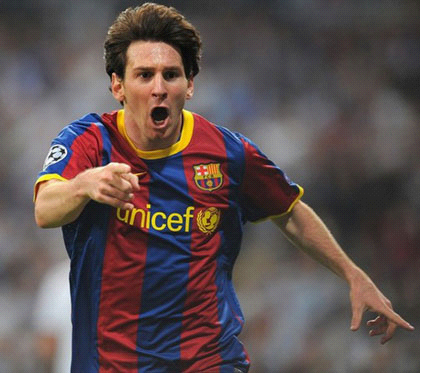 遭曼城球迷唱歌+TIFO挑衅？皇马2亿帝星造绝杀回击！当选官方MVP